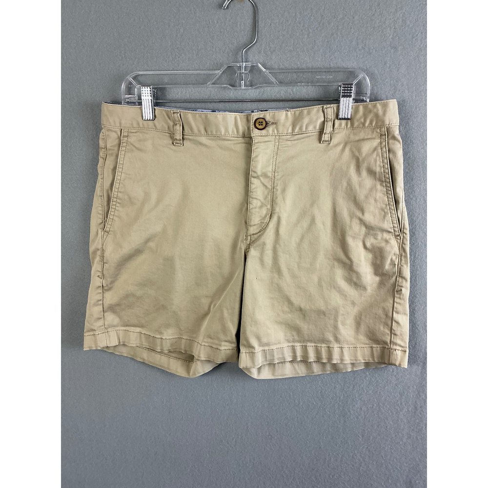 Tommy Bahama Shorts‎ Men's 34 Khaki Flat Front Casual Chino Shorts